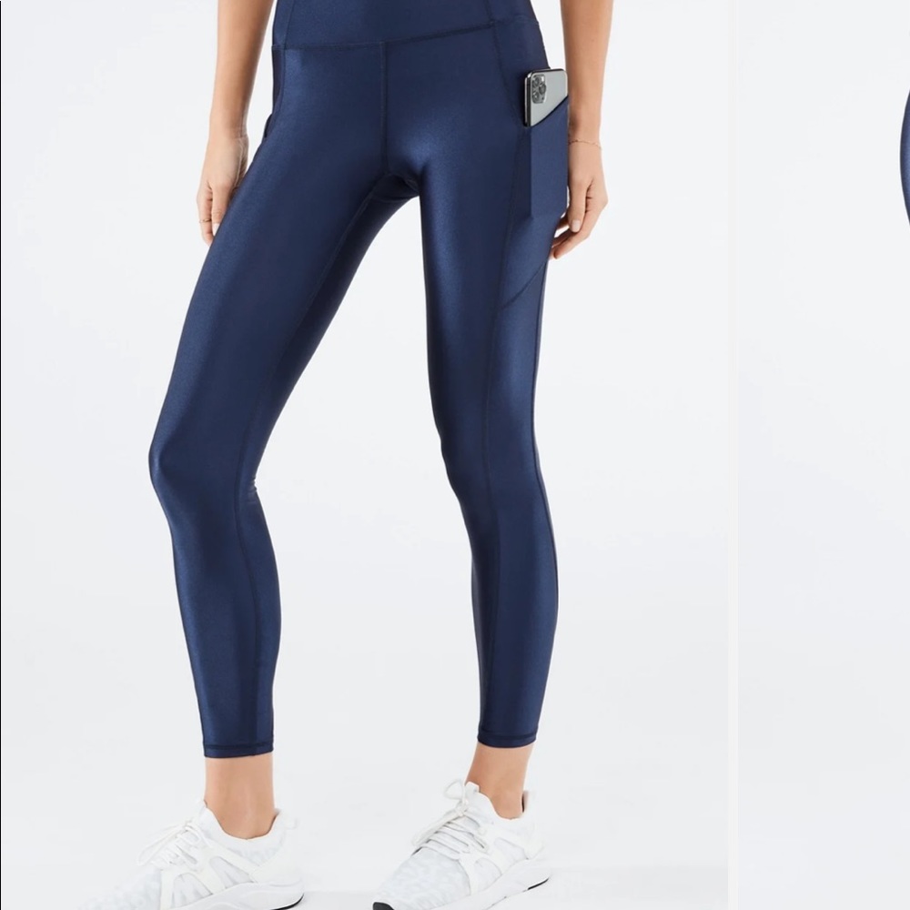 Fabletics High-Waisted Shine Legging